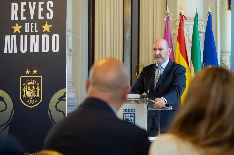 El presidente de la Real Federación Española de Fútbol (RFEF), Rafael Louzán