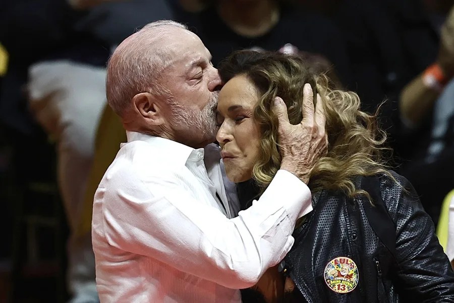 Lula reivindica la soberanía de Brasil y llama a los artistas a defender la democracia