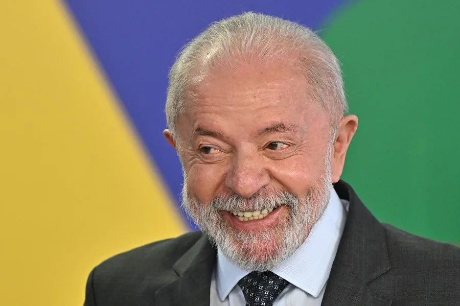 Lula y Flávio Bolsonaro se mantienen en empate técnico para la primera vuelta en Brasil