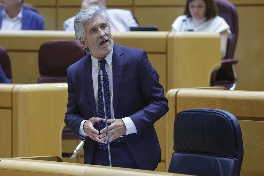 El ministro del Interior, Fernando Grande-Marlaska, interviene durante la sesión de control al Gobierno celebrada hoy en el Senado.