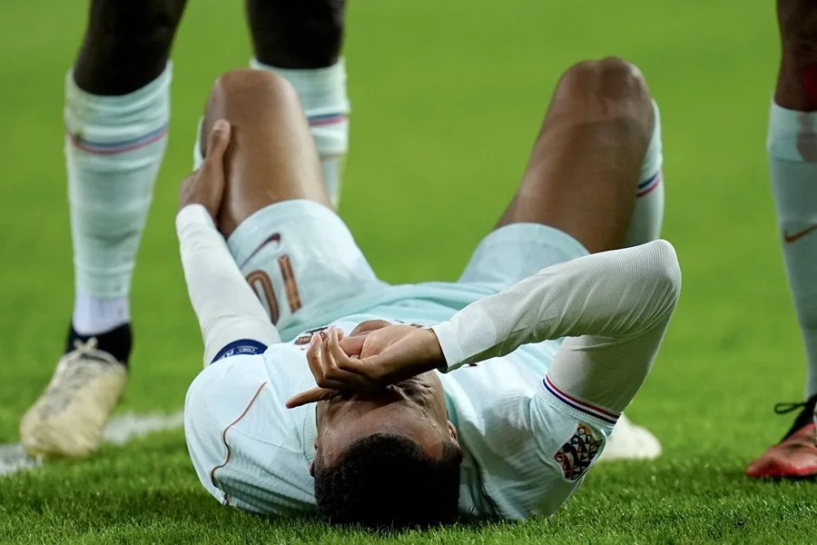 Mbappé se retira por "una lesión tendinosa" y está descartado para el resto de la concentración