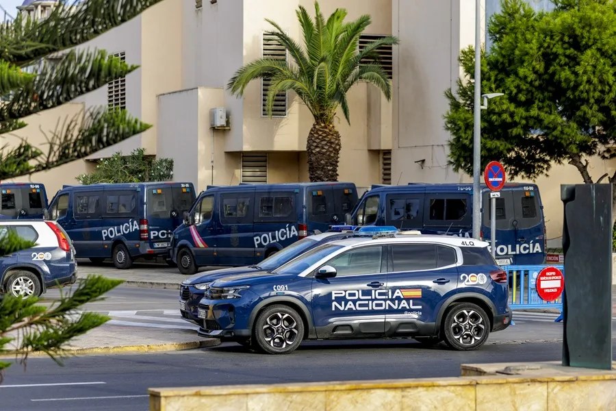 Coches de la Policía Nacional en Melilla.