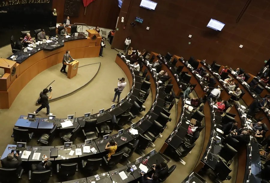 El Senado de México aprueba la reforma que prohíbe la doble nacionalidad a los gobernantes