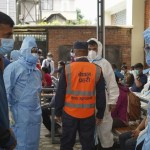 Trabajadores sanitarios del TU Teaching Hospital de Katmandú