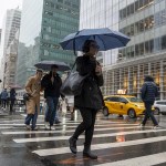 Nueva York y el noreste de EE.UU. se preparan para una tormenta con fuertes lluvias y vientos