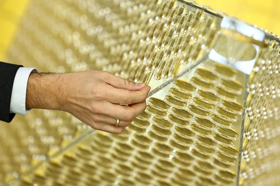 Monedas de oro