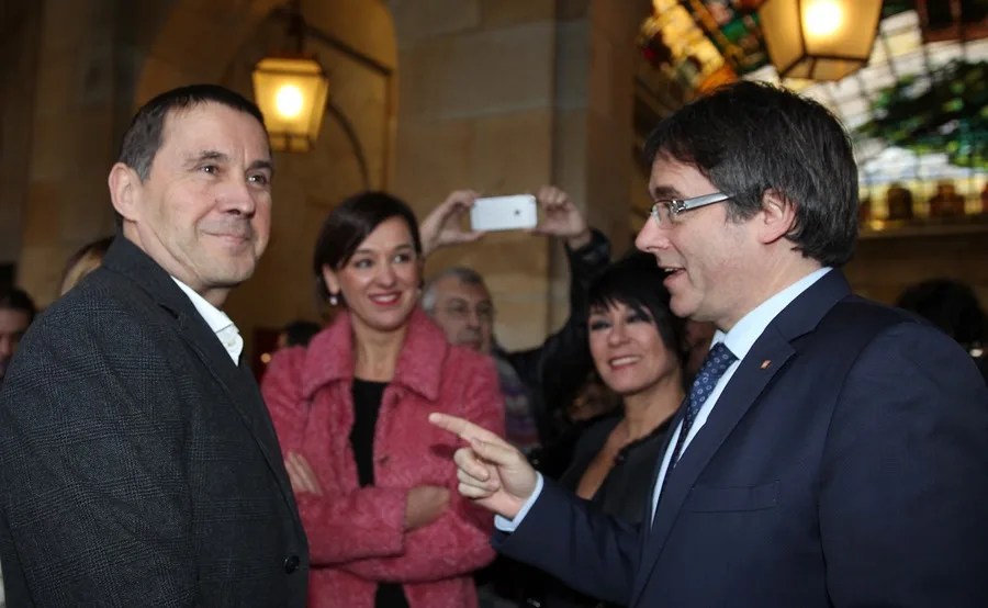 Otegi Puigdemont reunión