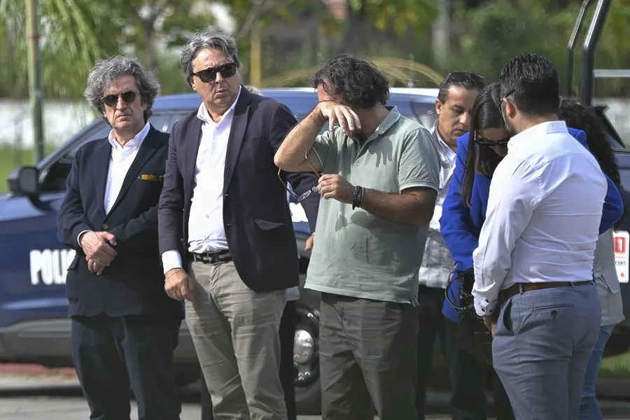 El padre de Claudia Tacoronte acude al lugar del crimen en México