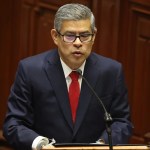 Gobierno de Perú "cumplirá sus compromisos" aunque no pueda legislar, dice primer ministro