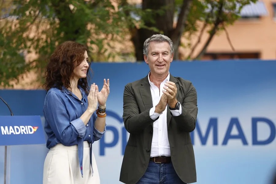 El presidente del PP, Alberto Núñez Feijóo, y la presidenta del PP de Madrid, Isabel Díaz Ayuso