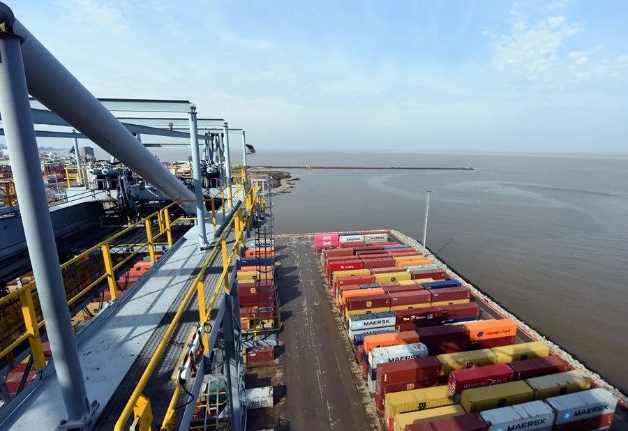 Una huelga de trabajadores vuelve a restringir las operaciones en el Puerto de Montevideo