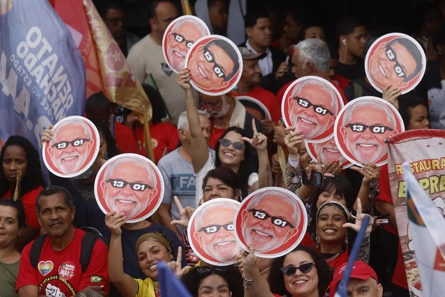 Lula, optimista, invita a otros candidatos a retirarse: "No tienen ninguna oportunidad"
