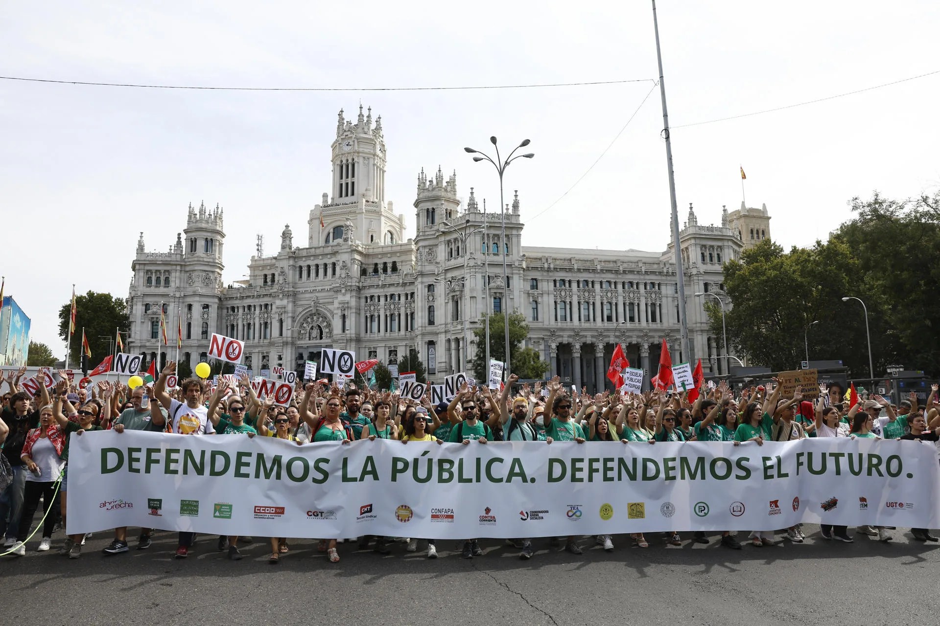 La plataforma Menos Lectivas convoca una manifestación en defensa de la educación pública, este domingo en Madrid. EFE/Rodrigo Jiménez