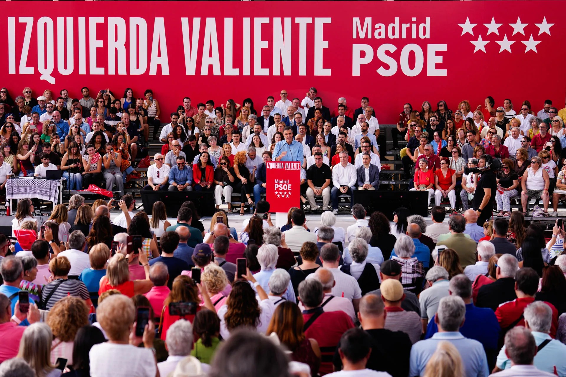 El presidente del Gobierno, Pedro Sánchez, participan en el acto de presentación de candidaturas del PSOE de Madrid para las elecciones municipales y autonómicas de 2027 este domingo, en Getafe (Comunidad de Madrid).EFE/ Borja Sánchez-Trillo