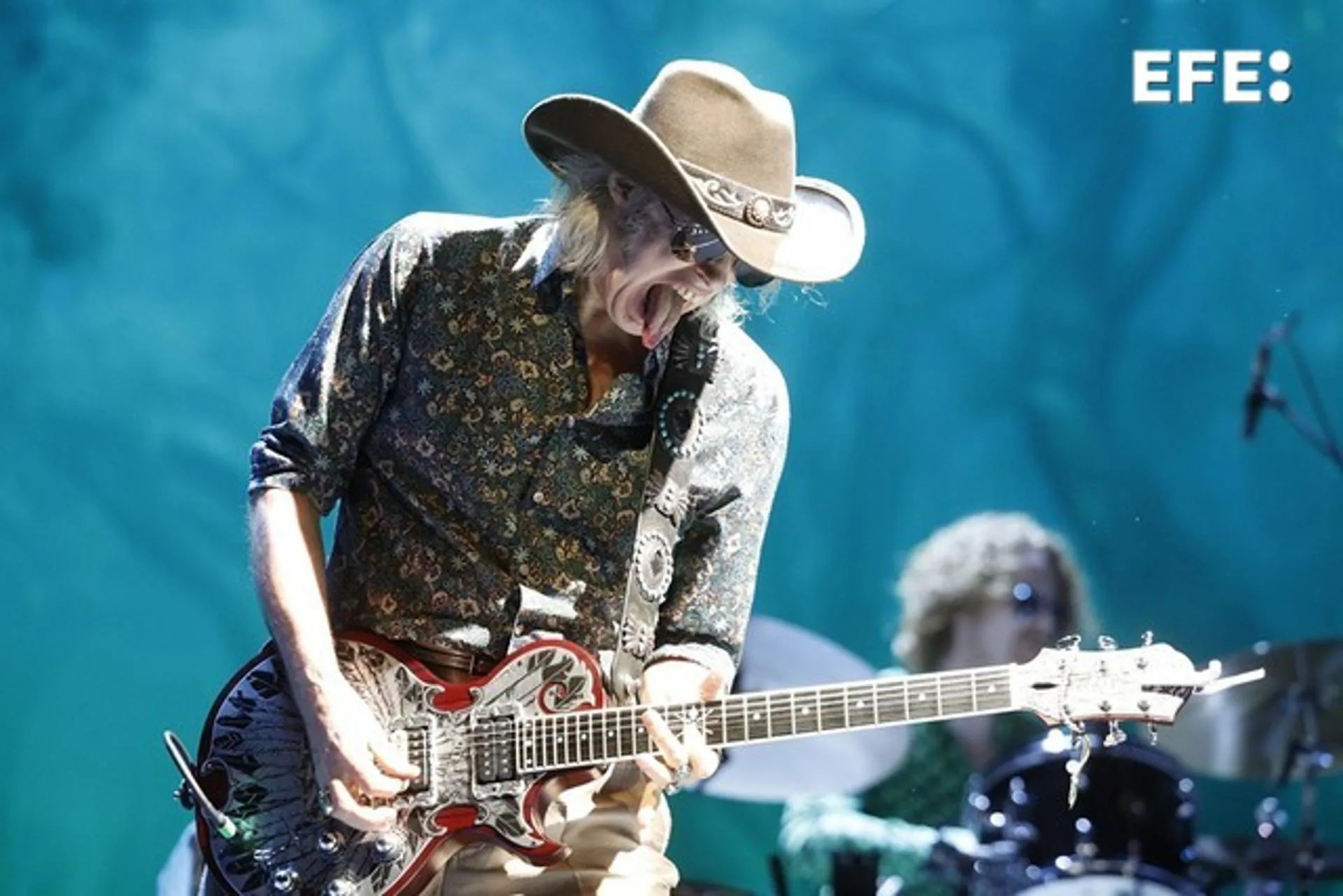 El grupo The Waterboys actúa este jueves, en el Roig Arena de Valencia. EFE/ Kai Forsterling