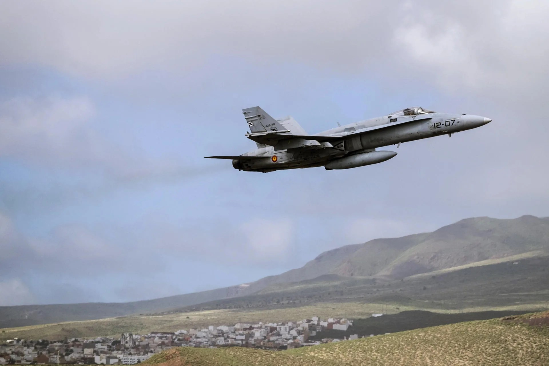 FILE PHOTO. A Spanish F-18, NATO air units. EFE/Ángel Medina G.