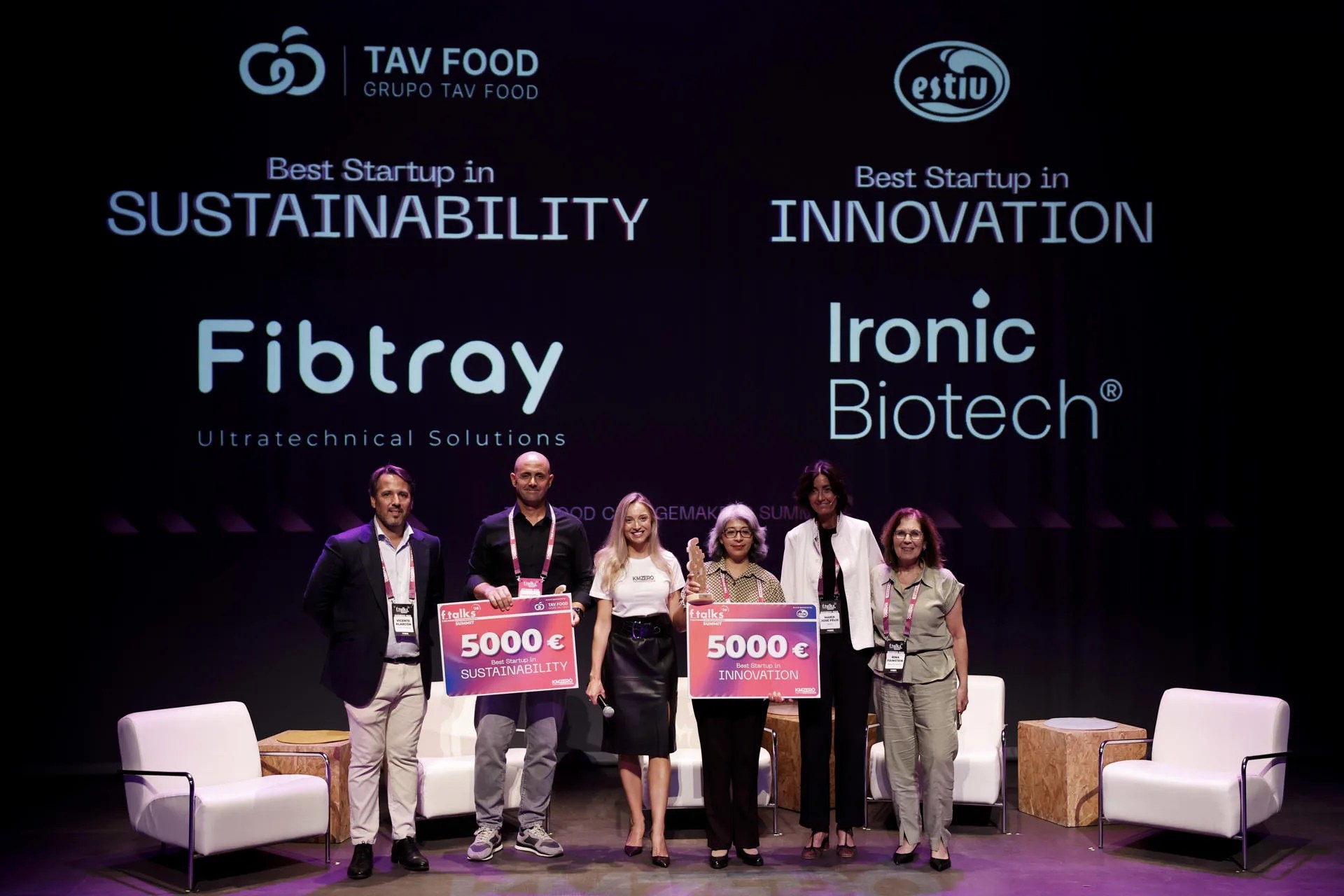 VALÈNCIA, 16/09/2026.- La compañía Ironic Biotech gana el premio a la Mejor Empresa Emergente en Innovación y Fibtray a la Mejor Empresa Emergente en Sostenibilidad durante la octava edición de ftalks:The Food Changemakers Summit, sobre innovación alimentaria, este miércoles en València.-EFE/ Ana Escobar