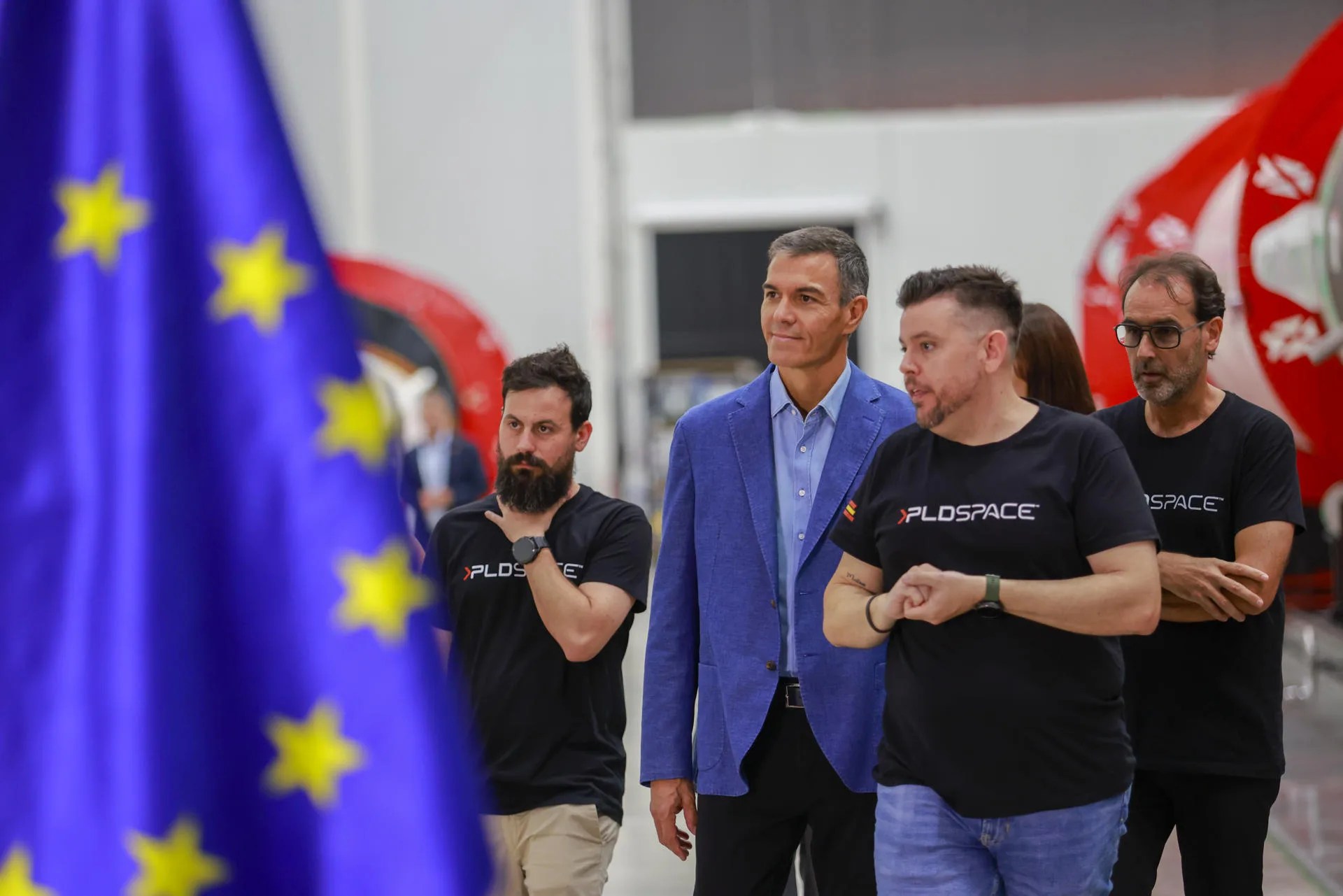 GRAFCVA5750. ELCHE (ALICANTE), 10/09/2026.- El presidente del Gobierno, Pedro Sánchez, durante su visita este jueves a la empresa aeroespacial PLD Space. EFE/Pablo Miranzo
