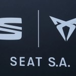 Vista de los logos de Seat y Cupra en la entrada de la factoria de Seat en Martorell