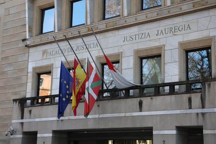 sentencia euskera administración