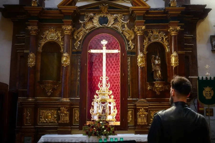 robo talla ángel cuadro Valladolid