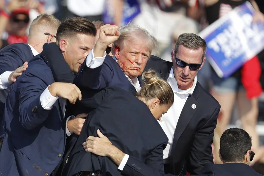Fotografía del 13 de julio de 2024 del día del intento de asesinato contra Donald Trump, durante un acto de campaña en Butler, Pensilvania (EE.UU.). EFE/EPA/ David Maswell