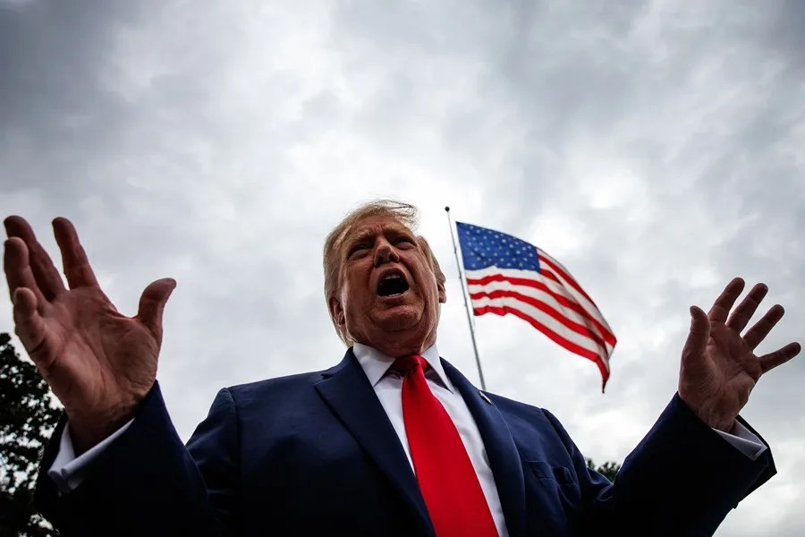 Trump cenará con el líder de Anthropic y descarta "preocupación" por descontrol de la IA