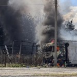 El lugar donde un dron ruso atacó un estacionamiento de camiones en Zaporiyia, Ucrania