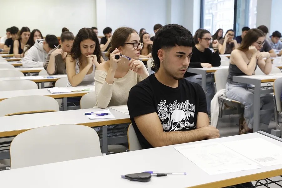 EXIGENCIAS TITULOS UNIVERSITARIOS