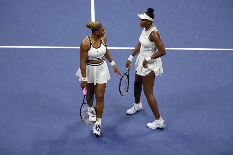 Venus y Serena Williams no pasan de la primera ronda en su regreso a Nueva York