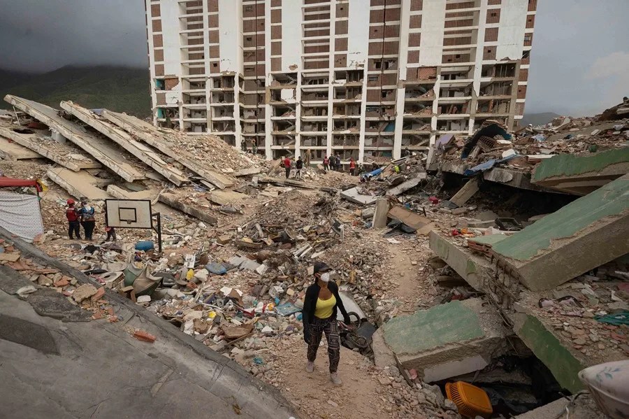 Venezuela anuncia la demolición de 39 edificios en la región más afectada por los terremotos