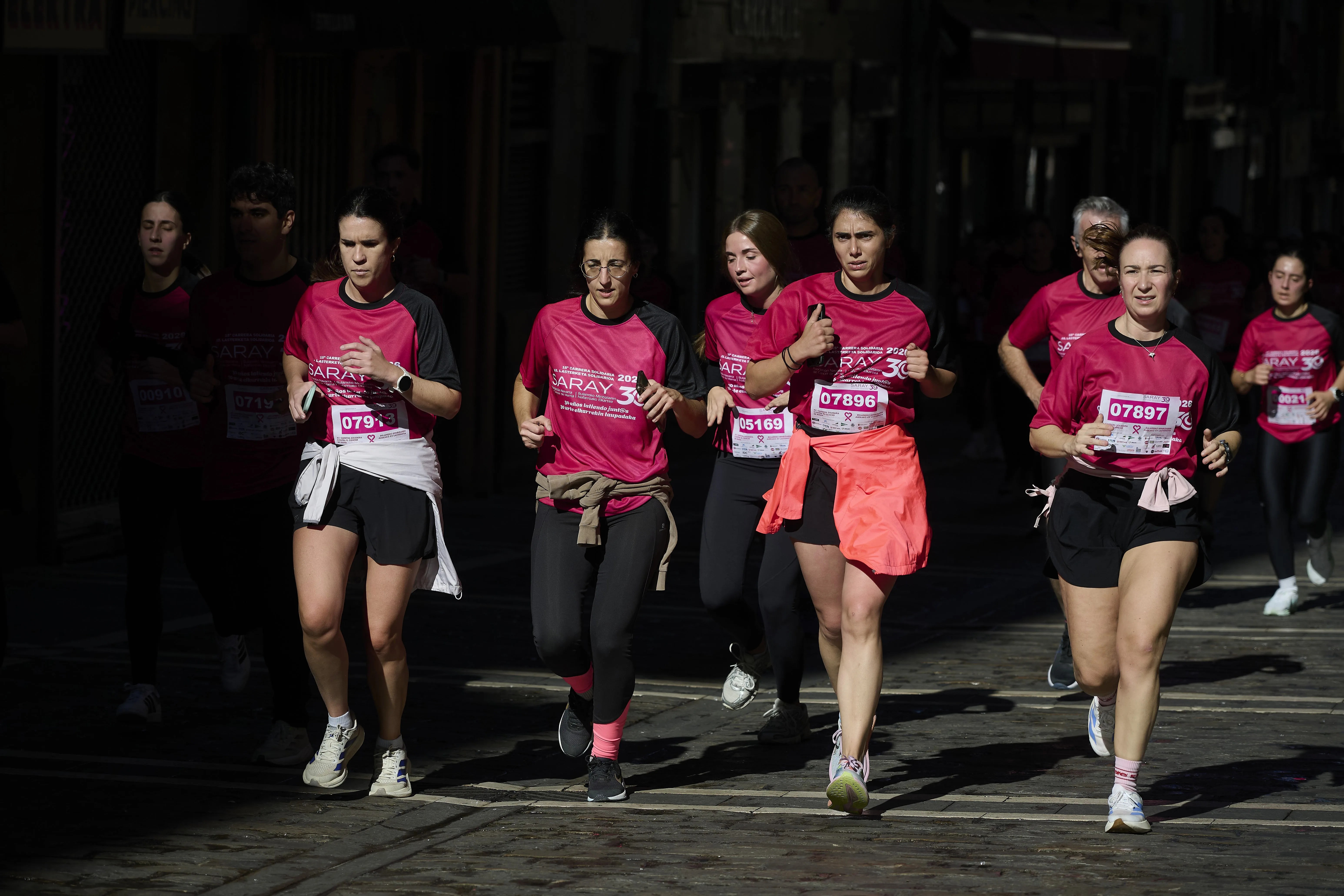 Imagen de la XV carrera solidaria contra el cáncer de mama de Saray