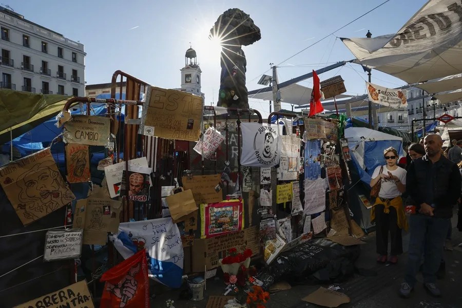 La acampada de Sol mantiene viva la llama de la protesta