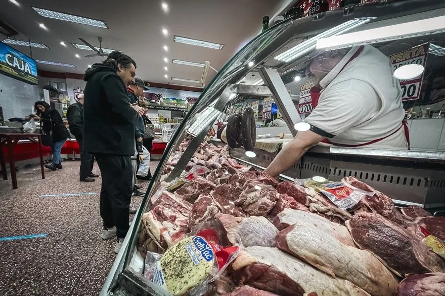 El consumo de carne de pollo en Argentina supera por primera vez al de carne de res
