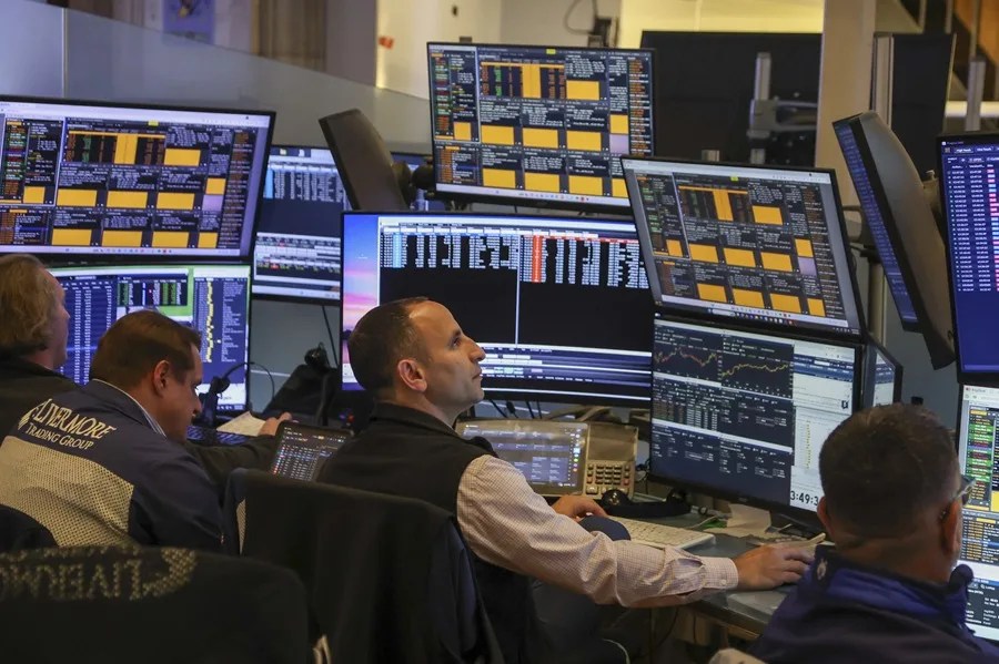 Wall Street cierra mixto arrastrado por las tecnológicas y la subida del petróleo