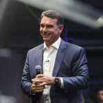 Bolsonaro se compromete a no intentar la reelección en Brasil y niega pretender ofrecerle cargos a su familia