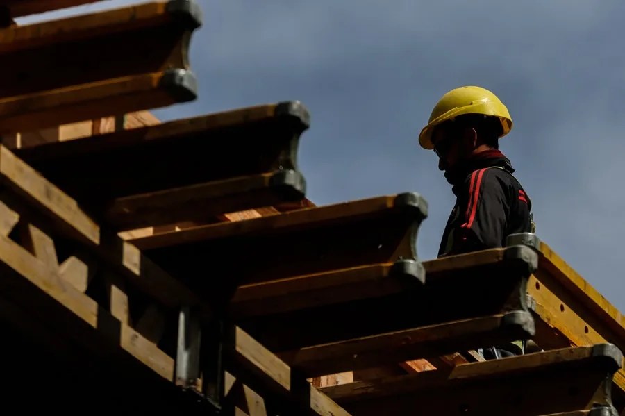 La actividad industrial y la construcción en Argentina se recuperan en agosto