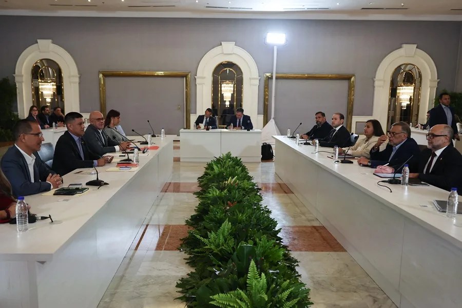 El chavismo y la oposición culminan este miércoles la tercera ronda de diálogos