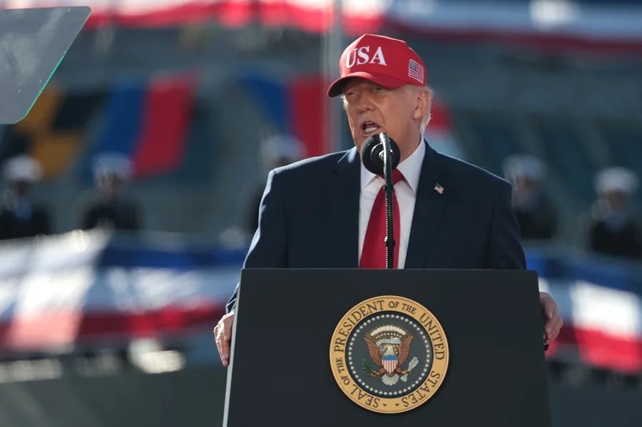 Trump se mofa de la reacción de Sheinbaum cuando él le cambió el nombre al golfo de México