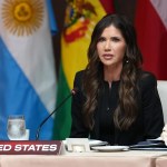 Kristi Noem deja de ser enviada especial para el Escudo de las Américas, según CBS