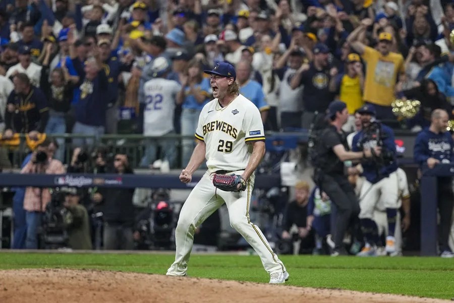 3-2. Los Cerveceros toman ventaja en un dramático partido de inicio de Serie Mundial