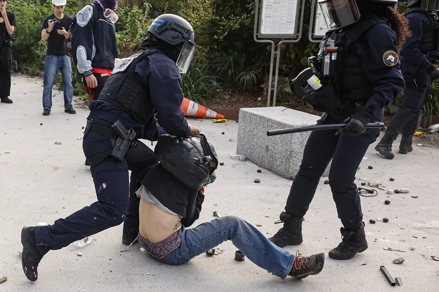 Casi 6.900 detenidos en las protestas estudiantiles en Francia