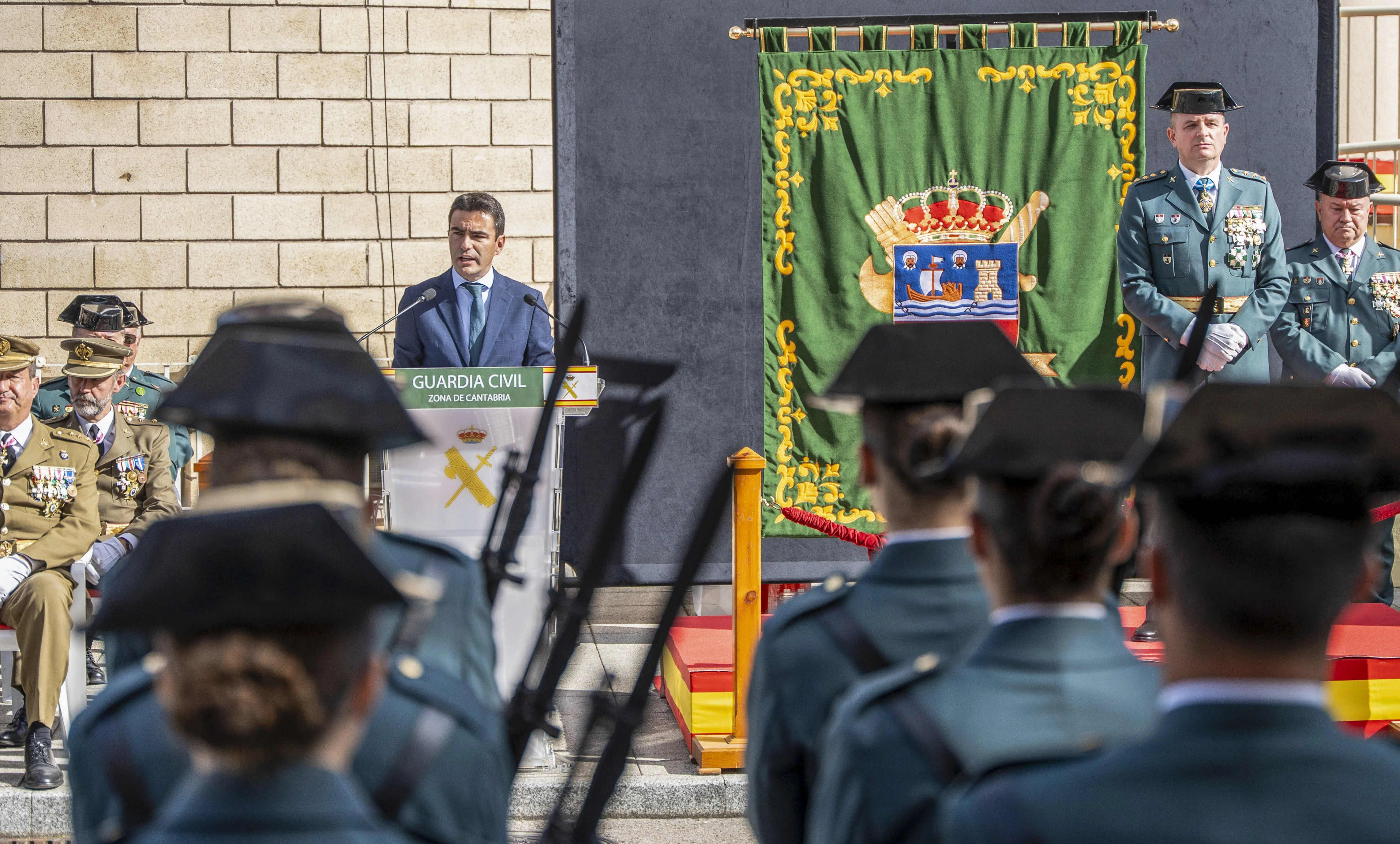 El delegado del Gobierno en Cantabria, Pedro Casares, en el acto de la patrona de la Guardia Civil. EFE/ Roman G. Aguilera