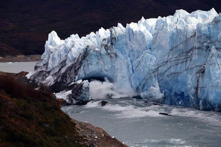 El glaciar argentino Perito Moreno registra un retroceso récord: mil metros en cien días