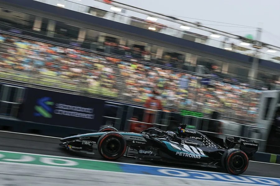 El piloto de Mercedes George Russell. durante el libre de hoy del Gran Premio de Singapur.