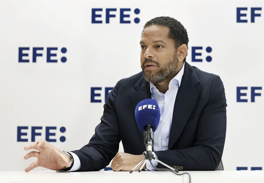 El secretario general de Vox, Ignacio Garriga, durante una entrevista con la Agencia EFE