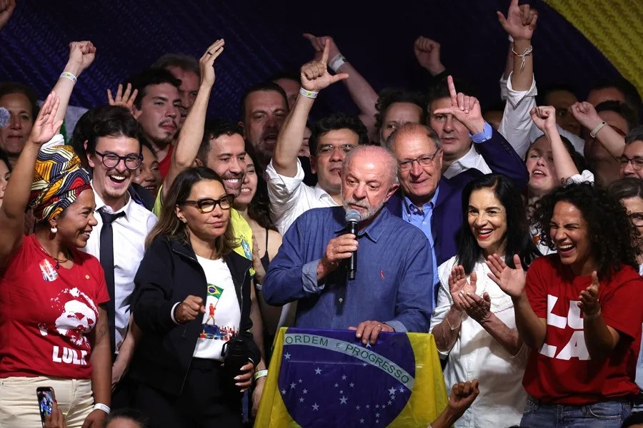 Lula da Silva gana las elecciones presidenciales en Brasil tras una remontada inédita ante Flávio Bolsonaro