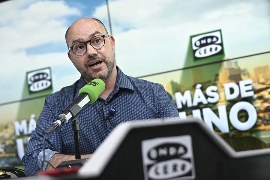 El periodista Jorge Abad, director del pódcast documental 'La Provincia 53', durante una entrevista concedida a la Agencia EFE