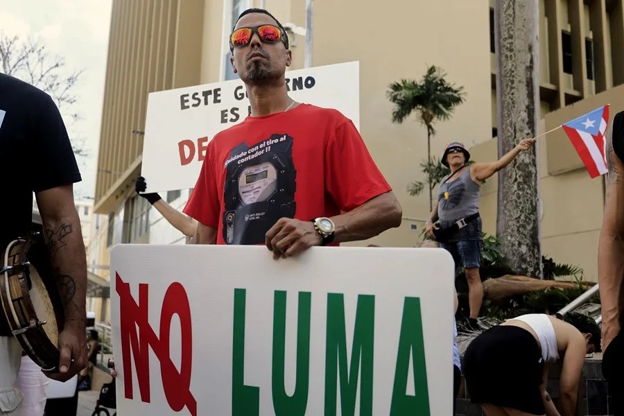 La subida de la factura de la luz y frecuentes apagones detona en protestas en Puerto Rico