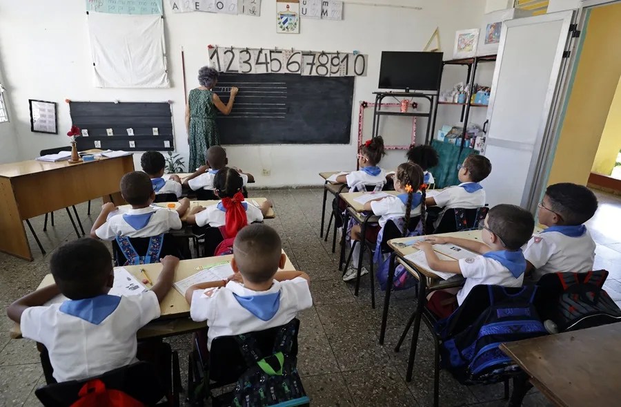 El sector privado en Cuba alivia un curso escolar “difícil” en medio de la crisis en la isla